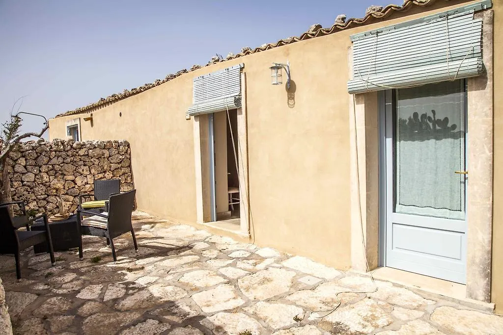 Avola Antica Villa 0*,